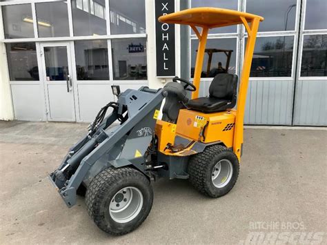 used giant loaders for sale